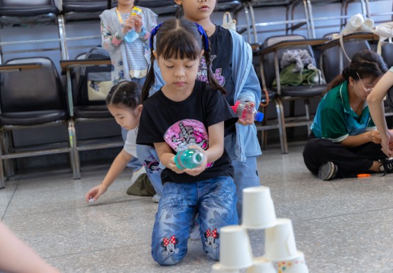 ภาพกิจกรรม  คณะวิทยาศาสตร์และเทคโนโลยี มหาวิทยาลัยราชภัฏกำแพงเพชร ร่วมกับโรงเรียนอนุบาลกำแพงเพชร ห้องเรียนพิเศษคณิตศาสตร์และวิทยาศาสตร์ (MSP) ได้กำหนดจัดกิจกรรมค่ายปฏิบัติการทางวิทยาศาสตร์ ตามโครงการฝึกทักษะเพื่อพัฒนาอัจฉริยภาพวิทยาศาสตร์ 