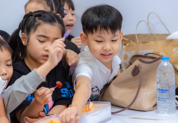 ภาพกิจกรรม  คณะวิทยาศาสตร์และเทคโนโลยี มหาวิทยาลัยราชภัฏกำแพงเพชร ร่วมกับโรงเรียนอนุบาลกำแพงเพชร ห้องเรียนพิเศษคณิตศาสตร์และวิทยาศาสตร์ (MSP) ได้กำหนดจัดกิจกรรมค่ายปฏิบัติการทางวิทยาศาสตร์ ตามโครงการฝึกทักษะเพื่อพัฒนาอัจฉริยภาพวิทยาศาสตร์ 