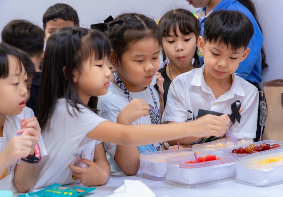 ภาพกิจกรรม  คณะวิทยาศาสตร์และเทคโนโลยี มหาวิทยาลัยราชภัฏกำแพงเพชร ร่วมกับโรงเรียนอนุบาลกำแพงเพชร ห้องเรียนพิเศษคณิตศาสตร์และวิทยาศาสตร์ (MSP) ได้กำหนดจัดกิจกรรมค่ายปฏิบัติการทางวิทยาศาสตร์ ตามโครงการฝึกทักษะเพื่อพัฒนาอัจฉริยภาพวิทยาศาสตร์ 