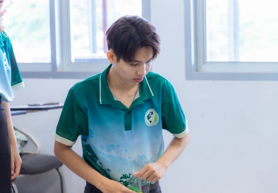 ภาพกิจกรรม  คณะวิทยาศาสตร์และเทคโนโลยี มหาวิทยาลัยราชภัฏกำแพงเพชร ร่วมกับโรงเรียนอนุบาลกำแพงเพชร ห้องเรียนพิเศษคณิตศาสตร์และวิทยาศาสตร์ (MSP) ได้กำหนดจัดกิจกรรมค่ายปฏิบัติการทางวิทยาศาสตร์ ตามโครงการฝึกทักษะเพื่อพัฒนาอัจฉริยภาพวิทยาศาสตร์ 