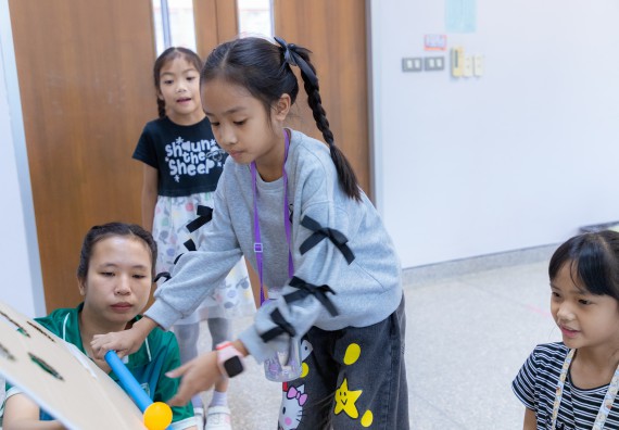 ภาพกิจกรรม  คณะวิทยาศาสตร์และเทคโนโลยี มหาวิทยาลัยราชภัฏกำแพงเพชร ร่วมกับโรงเรียนอนุบาลกำแพงเพชร ห้องเรียนพิเศษคณิตศาสตร์และวิทยาศาสตร์ (MSP) ได้กำหนดจัดกิจกรรมค่ายปฏิบัติการทางวิทยาศาสตร์ ตามโครงการฝึกทักษะเพื่อพัฒนาอัจฉริยภาพวิทยาศาสตร์ 