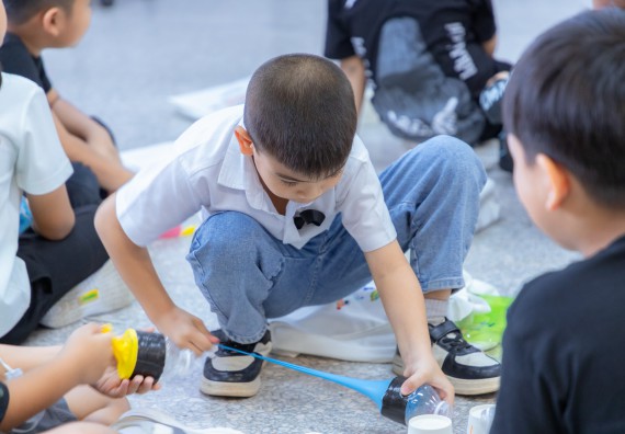 ภาพกิจกรรม  คณะวิทยาศาสตร์และเทคโนโลยี มหาวิทยาลัยราชภัฏกำแพงเพชร ร่วมกับโรงเรียนอนุบาลกำแพงเพชร ห้องเรียนพิเศษคณิตศาสตร์และวิทยาศาสตร์ (MSP) ได้กำหนดจัดกิจกรรมค่ายปฏิบัติการทางวิทยาศาสตร์ ตามโครงการฝึกทักษะเพื่อพัฒนาอัจฉริยภาพวิทยาศาสตร์ 