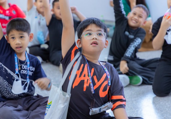 ภาพกิจกรรม  คณะวิทยาศาสตร์และเทคโนโลยี มหาวิทยาลัยราชภัฏกำแพงเพชร ร่วมกับโรงเรียนอนุบาลกำแพงเพชร ห้องเรียนพิเศษคณิตศาสตร์และวิทยาศาสตร์ (MSP) ได้กำหนดจัดกิจกรรมค่ายปฏิบัติการทางวิทยาศาสตร์ ตามโครงการฝึกทักษะเพื่อพัฒนาอัจฉริยภาพวิทยาศาสตร์ 