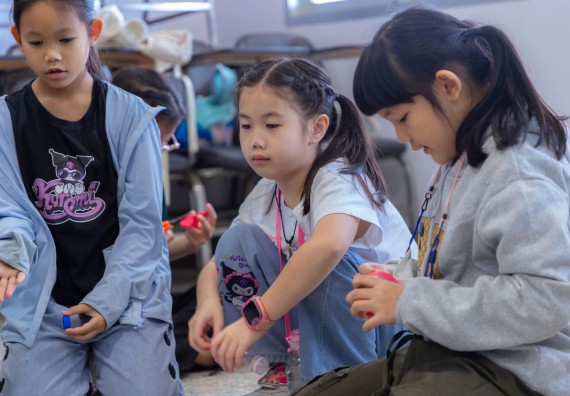 ภาพกิจกรรม  คณะวิทยาศาสตร์และเทคโนโลยี มหาวิทยาลัยราชภัฏกำแพงเพชร ร่วมกับโรงเรียนอนุบาลกำแพงเพชร ห้องเรียนพิเศษคณิตศาสตร์และวิทยาศาสตร์ (MSP) ได้กำหนดจัดกิจกรรมค่ายปฏิบัติการทางวิทยาศาสตร์ ตามโครงการฝึกทักษะเพื่อพัฒนาอัจฉริยภาพวิทยาศาสตร์ 