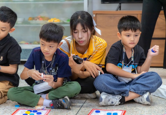 ภาพกิจกรรม  คณะวิทยาศาสตร์และเทคโนโลยี มหาวิทยาลัยราชภัฏกำแพงเพชร ร่วมกับโรงเรียนอนุบาลกำแพงเพชร ห้องเรียนพิเศษคณิตศาสตร์และวิทยาศาสตร์ (MSP) ได้กำหนดจัดกิจกรรมค่ายปฏิบัติการทางวิทยาศาสตร์ ตามโครงการฝึกทักษะเพื่อพัฒนาอัจฉริยภาพวิทยาศาสตร์ 