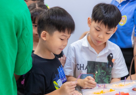 ภาพกิจกรรม  คณะวิทยาศาสตร์และเทคโนโลยี มหาวิทยาลัยราชภัฏกำแพงเพชร ร่วมกับโรงเรียนอนุบาลกำแพงเพชร ห้องเรียนพิเศษคณิตศาสตร์และวิทยาศาสตร์ (MSP) ได้กำหนดจัดกิจกรรมค่ายปฏิบัติการทางวิทยาศาสตร์ ตามโครงการฝึกทักษะเพื่อพัฒนาอัจฉริยภาพวิทยาศาสตร์ 