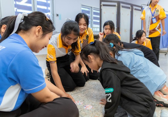 ภาพกิจกรรม  คณะวิทยาศาสตร์และเทคโนโลยี มหาวิทยาลัยราชภัฏกำแพงเพชร ร่วมกับโรงเรียนอนุบาลกำแพงเพชร ห้องเรียนพิเศษคณิตศาสตร์และวิทยาศาสตร์ (MSP) ได้กำหนดจัดกิจกรรมค่ายปฏิบัติการทางวิทยาศาสตร์ ตามโครงการฝึกทักษะเพื่อพัฒนาอัจฉริยภาพวิทยาศาสตร์ 