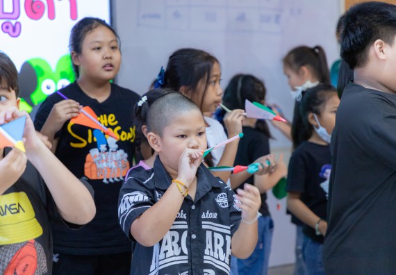 ภาพกิจกรรม  คณะวิทยาศาสตร์และเทคโนโลยี มหาวิทยาลัยราชภัฏกำแพงเพชร ร่วมกับโรงเรียนอนุบาลกำแพงเพชร ห้องเรียนพิเศษคณิตศาสตร์และวิทยาศาสตร์ (MSP) ได้กำหนดจัดกิจกรรมค่ายปฏิบัติการทางวิทยาศาสตร์ ตามโครงการฝึกทักษะเพื่อพัฒนาอัจฉริยภาพวิทยาศาสตร์ 