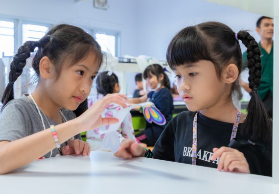 ภาพกิจกรรม  คณะวิทยาศาสตร์และเทคโนโลยี มหาวิทยาลัยราชภัฏกำแพงเพชร ร่วมกับโรงเรียนอนุบาลกำแพงเพชร ห้องเรียนพิเศษคณิตศาสตร์และวิทยาศาสตร์ (MSP) ได้กำหนดจัดกิจกรรมค่ายปฏิบัติการทางวิทยาศาสตร์ ตามโครงการฝึกทักษะเพื่อพัฒนาอัจฉริยภาพวิทยาศาสตร์ 