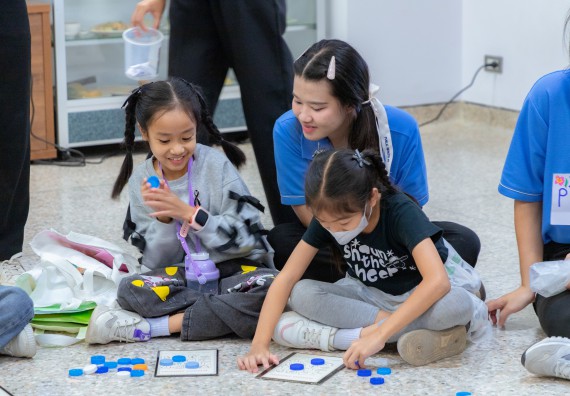 ภาพกิจกรรม  คณะวิทยาศาสตร์และเทคโนโลยี มหาวิทยาลัยราชภัฏกำแพงเพชร ร่วมกับโรงเรียนอนุบาลกำแพงเพชร ห้องเรียนพิเศษคณิตศาสตร์และวิทยาศาสตร์ (MSP) ได้กำหนดจัดกิจกรรมค่ายปฏิบัติการทางวิทยาศาสตร์ ตามโครงการฝึกทักษะเพื่อพัฒนาอัจฉริยภาพวิทยาศาสตร์ 