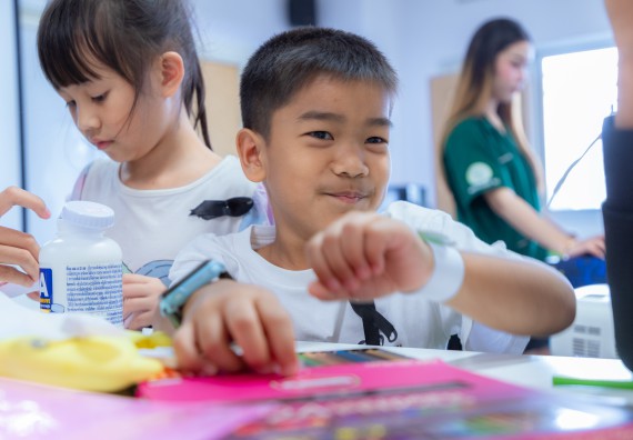 ภาพกิจกรรม  คณะวิทยาศาสตร์และเทคโนโลยี มหาวิทยาลัยราชภัฏกำแพงเพชร ร่วมกับโรงเรียนอนุบาลกำแพงเพชร ห้องเรียนพิเศษคณิตศาสตร์และวิทยาศาสตร์ (MSP) ได้กำหนดจัดกิจกรรมค่ายปฏิบัติการทางวิทยาศาสตร์ ตามโครงการฝึกทักษะเพื่อพัฒนาอัจฉริยภาพวิทยาศาสตร์ 