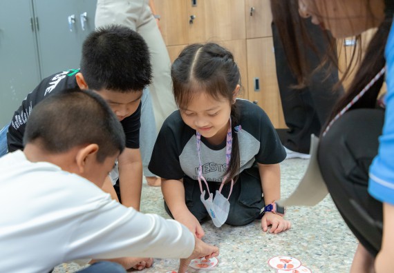 ภาพกิจกรรม  คณะวิทยาศาสตร์และเทคโนโลยี มหาวิทยาลัยราชภัฏกำแพงเพชร ร่วมกับโรงเรียนอนุบาลกำแพงเพชร ห้องเรียนพิเศษคณิตศาสตร์และวิทยาศาสตร์ (MSP) ได้กำหนดจัดกิจกรรมค่ายปฏิบัติการทางวิทยาศาสตร์ ตามโครงการฝึกทักษะเพื่อพัฒนาอัจฉริยภาพวิทยาศาสตร์ 