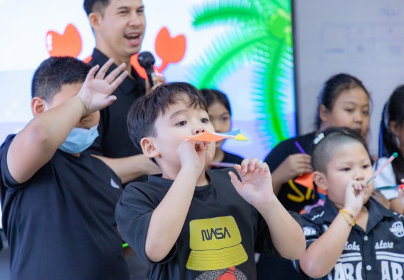 ภาพกิจกรรม  คณะวิทยาศาสตร์และเทคโนโลยี มหาวิทยาลัยราชภัฏกำแพงเพชร ร่วมกับโรงเรียนอนุบาลกำแพงเพชร ห้องเรียนพิเศษคณิตศาสตร์และวิทยาศาสตร์ (MSP) ได้กำหนดจัดกิจกรรมค่ายปฏิบัติการทางวิทยาศาสตร์ ตามโครงการฝึกทักษะเพื่อพัฒนาอัจฉริยภาพวิทยาศาสตร์ 