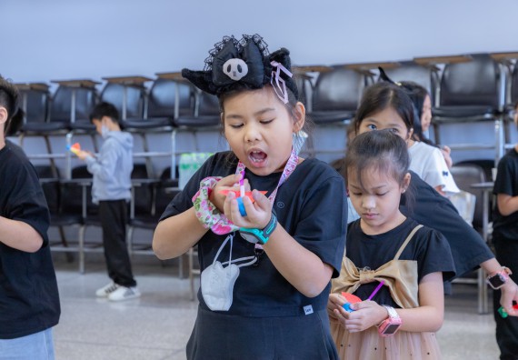 ภาพกิจกรรม  คณะวิทยาศาสตร์และเทคโนโลยี มหาวิทยาลัยราชภัฏกำแพงเพชร ร่วมกับโรงเรียนอนุบาลกำแพงเพชร ห้องเรียนพิเศษคณิตศาสตร์และวิทยาศาสตร์ (MSP) ได้กำหนดจัดกิจกรรมค่ายปฏิบัติการทางวิทยาศาสตร์ ตามโครงการฝึกทักษะเพื่อพัฒนาอัจฉริยภาพวิทยาศาสตร์ 