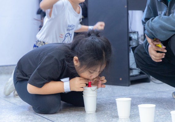 ภาพกิจกรรม  คณะวิทยาศาสตร์และเทคโนโลยี มหาวิทยาลัยราชภัฏกำแพงเพชร ร่วมกับโรงเรียนอนุบาลกำแพงเพชร ห้องเรียนพิเศษคณิตศาสตร์และวิทยาศาสตร์ (MSP) ได้กำหนดจัดกิจกรรมค่ายปฏิบัติการทางวิทยาศาสตร์ ตามโครงการฝึกทักษะเพื่อพัฒนาอัจฉริยภาพวิทยาศาสตร์ 