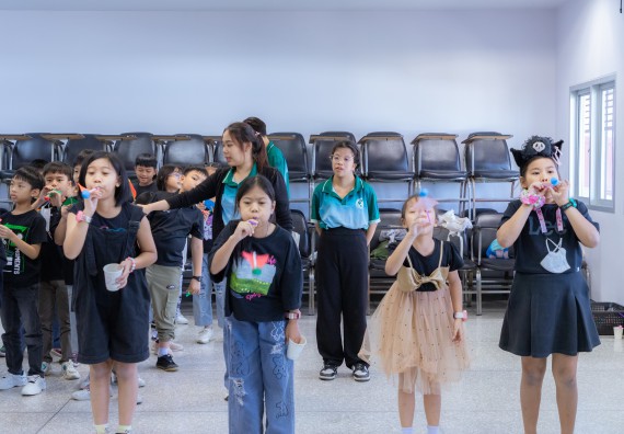 ภาพกิจกรรม  คณะวิทยาศาสตร์และเทคโนโลยี มหาวิทยาลัยราชภัฏกำแพงเพชร ร่วมกับโรงเรียนอนุบาลกำแพงเพชร ห้องเรียนพิเศษคณิตศาสตร์และวิทยาศาสตร์ (MSP) ได้กำหนดจัดกิจกรรมค่ายปฏิบัติการทางวิทยาศาสตร์ ตามโครงการฝึกทักษะเพื่อพัฒนาอัจฉริยภาพวิทยาศาสตร์ 