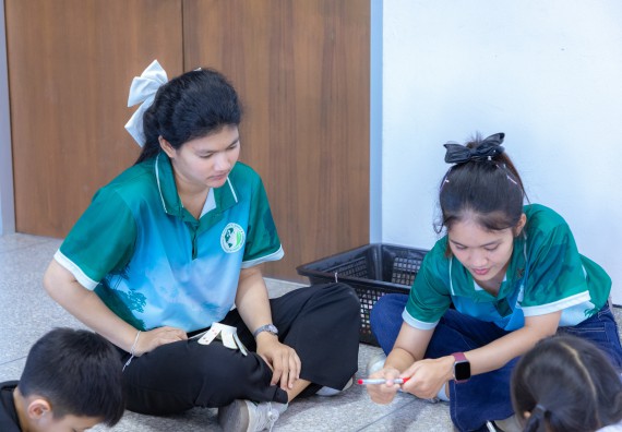 ภาพกิจกรรม  คณะวิทยาศาสตร์และเทคโนโลยี มหาวิทยาลัยราชภัฏกำแพงเพชร ร่วมกับโรงเรียนอนุบาลกำแพงเพชร ห้องเรียนพิเศษคณิตศาสตร์และวิทยาศาสตร์ (MSP) ได้กำหนดจัดกิจกรรมค่ายปฏิบัติการทางวิทยาศาสตร์ ตามโครงการฝึกทักษะเพื่อพัฒนาอัจฉริยภาพวิทยาศาสตร์ 