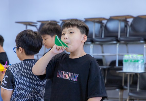 ภาพกิจกรรม  คณะวิทยาศาสตร์และเทคโนโลยี มหาวิทยาลัยราชภัฏกำแพงเพชร ร่วมกับโรงเรียนอนุบาลกำแพงเพชร ห้องเรียนพิเศษคณิตศาสตร์และวิทยาศาสตร์ (MSP) ได้กำหนดจัดกิจกรรมค่ายปฏิบัติการทางวิทยาศาสตร์ ตามโครงการฝึกทักษะเพื่อพัฒนาอัจฉริยภาพวิทยาศาสตร์ 