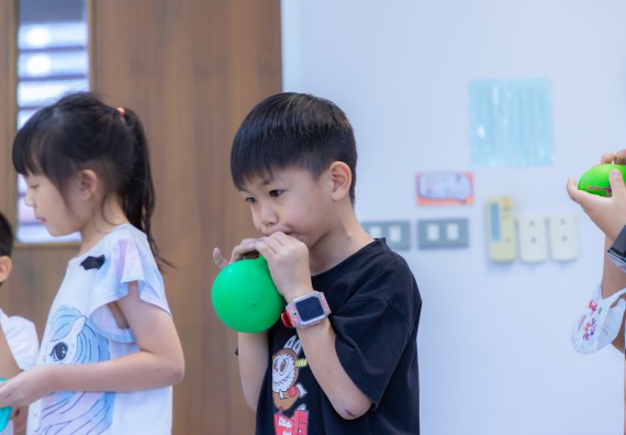 ภาพกิจกรรม  คณะวิทยาศาสตร์และเทคโนโลยี มหาวิทยาลัยราชภัฏกำแพงเพชร ร่วมกับโรงเรียนอนุบาลกำแพงเพชร ห้องเรียนพิเศษคณิตศาสตร์และวิทยาศาสตร์ (MSP) ได้กำหนดจัดกิจกรรมค่ายปฏิบัติการทางวิทยาศาสตร์ ตามโครงการฝึกทักษะเพื่อพัฒนาอัจฉริยภาพวิทยาศาสตร์ 