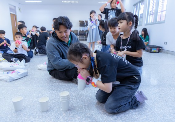 ภาพกิจกรรม  คณะวิทยาศาสตร์และเทคโนโลยี มหาวิทยาลัยราชภัฏกำแพงเพชร ร่วมกับโรงเรียนอนุบาลกำแพงเพชร ห้องเรียนพิเศษคณิตศาสตร์และวิทยาศาสตร์ (MSP) ได้กำหนดจัดกิจกรรมค่ายปฏิบัติการทางวิทยาศาสตร์ ตามโครงการฝึกทักษะเพื่อพัฒนาอัจฉริยภาพวิทยาศาสตร์ 