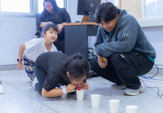 ภาพกิจกรรม  คณะวิทยาศาสตร์และเทคโนโลยี มหาวิทยาลัยราชภัฏกำแพงเพชร ร่วมกับโรงเรียนอนุบาลกำแพงเพชร ห้องเรียนพิเศษคณิตศาสตร์และวิทยาศาสตร์ (MSP) ได้กำหนดจัดกิจกรรมค่ายปฏิบัติการทางวิทยาศาสตร์ ตามโครงการฝึกทักษะเพื่อพัฒนาอัจฉริยภาพวิทยาศาสตร์ 