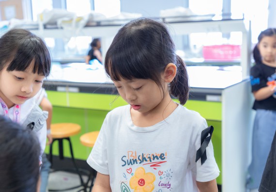 ภาพกิจกรรม  คณะวิทยาศาสตร์และเทคโนโลยี มหาวิทยาลัยราชภัฏกำแพงเพชร ร่วมกับโรงเรียนอนุบาลกำแพงเพชร ห้องเรียนพิเศษคณิตศาสตร์และวิทยาศาสตร์ (MSP) ได้กำหนดจัดกิจกรรมค่ายปฏิบัติการทางวิทยาศาสตร์ ตามโครงการฝึกทักษะเพื่อพัฒนาอัจฉริยภาพวิทยาศาสตร์ 