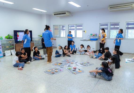 ภาพกิจกรรม  คณะวิทยาศาสตร์และเทคโนโลยี มหาวิทยาลัยราชภัฏกำแพงเพชร ร่วมกับโรงเรียนอนุบาลกำแพงเพชร ห้องเรียนพิเศษคณิตศาสตร์และวิทยาศาสตร์ (MSP) ได้กำหนดจัดกิจกรรมค่ายปฏิบัติการทางวิทยาศาสตร์ ตามโครงการฝึกทักษะเพื่อพัฒนาอัจฉริยภาพวิทยาศาสตร์ 