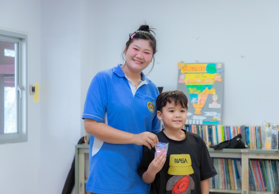 ภาพกิจกรรม  คณะวิทยาศาสตร์และเทคโนโลยี มหาวิทยาลัยราชภัฏกำแพงเพชร ร่วมกับโรงเรียนอนุบาลกำแพงเพชร ห้องเรียนพิเศษคณิตศาสตร์และวิทยาศาสตร์ (MSP) ได้กำหนดจัดกิจกรรมค่ายปฏิบัติการทางวิทยาศาสตร์ ตามโครงการฝึกทักษะเพื่อพัฒนาอัจฉริยภาพวิทยาศาสตร์ 