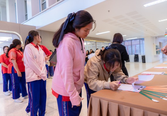 ภาพกิจกรรม  คณะวิทยาศาสตร์และเทคโนโลยี มหาวิทยาลัยราชภัฏกำแพงเพชร จัดกิจกรรมค่ายวิทยาศาสตร์สร้างสรรค์ ปั้นฝันเยาวชน ปีการศึกษา 2568