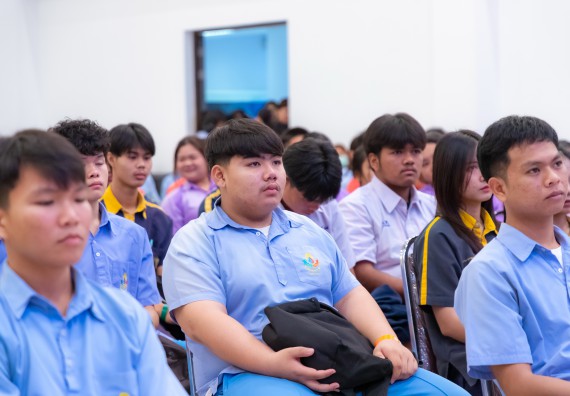 ภาพกิจกรรม  คณะวิทยาศาสตร์และเทคโนโลยี มหาวิทยาลัยราชภัฏกำแพงเพชร จัดกิจกรรมค่ายวิทยาศาสตร์สร้างสรรค์ ปั้นฝันเยาวชน ปีการศึกษา 2568