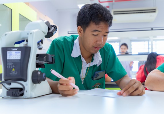 ภาพกิจกรรม  คณะวิทยาศาสตร์และเทคโนโลยี มหาวิทยาลัยราชภัฏกำแพงเพชร จัดกิจกรรมค่ายวิทยาศาสตร์สร้างสรรค์ ปั้นฝันเยาวชน ปีการศึกษา 2568