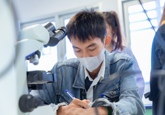 ภาพกิจกรรม  คณะวิทยาศาสตร์และเทคโนโลยี มหาวิทยาลัยราชภัฏกำแพงเพชร จัดกิจกรรมค่ายวิทยาศาสตร์สร้างสรรค์ ปั้นฝันเยาวชน ปีการศึกษา 2568