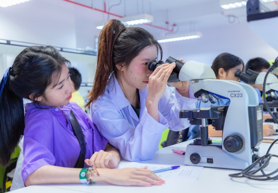 ภาพกิจกรรม  คณะวิทยาศาสตร์และเทคโนโลยี มหาวิทยาลัยราชภัฏกำแพงเพชร จัดกิจกรรมค่ายวิทยาศาสตร์สร้างสรรค์ ปั้นฝันเยาวชน ปีการศึกษา 2568