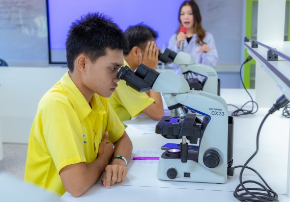 ภาพกิจกรรม  คณะวิทยาศาสตร์และเทคโนโลยี มหาวิทยาลัยราชภัฏกำแพงเพชร จัดกิจกรรมค่ายวิทยาศาสตร์สร้างสรรค์ ปั้นฝันเยาวชน ปีการศึกษา 2568