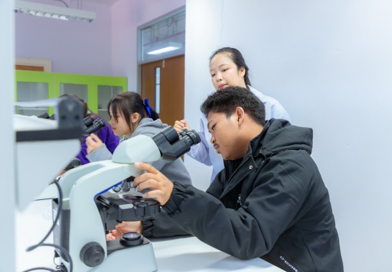 ภาพกิจกรรม  คณะวิทยาศาสตร์และเทคโนโลยี มหาวิทยาลัยราชภัฏกำแพงเพชร จัดกิจกรรมค่ายวิทยาศาสตร์สร้างสรรค์ ปั้นฝันเยาวชน ปีการศึกษา 2568