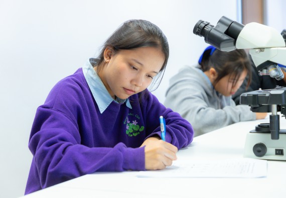 ภาพกิจกรรม  คณะวิทยาศาสตร์และเทคโนโลยี มหาวิทยาลัยราชภัฏกำแพงเพชร จัดกิจกรรมค่ายวิทยาศาสตร์สร้างสรรค์ ปั้นฝันเยาวชน ปีการศึกษา 2568