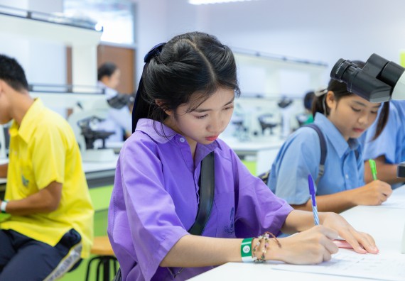 ภาพกิจกรรม  คณะวิทยาศาสตร์และเทคโนโลยี มหาวิทยาลัยราชภัฏกำแพงเพชร จัดกิจกรรมค่ายวิทยาศาสตร์สร้างสรรค์ ปั้นฝันเยาวชน ปีการศึกษา 2568