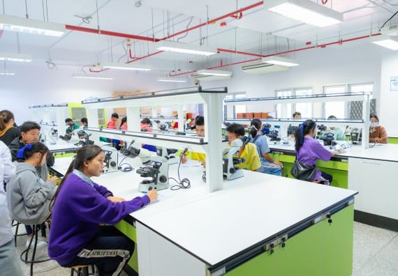 ภาพกิจกรรม  คณะวิทยาศาสตร์และเทคโนโลยี มหาวิทยาลัยราชภัฏกำแพงเพชร จัดกิจกรรมค่ายวิทยาศาสตร์สร้างสรรค์ ปั้นฝันเยาวชน ปีการศึกษา 2568