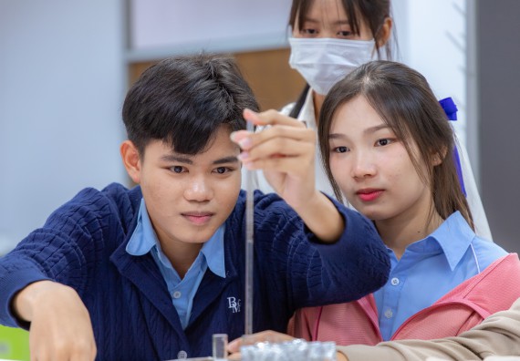 ภาพกิจกรรม  คณะวิทยาศาสตร์และเทคโนโลยี มหาวิทยาลัยราชภัฏกำแพงเพชร จัดกิจกรรมค่ายวิทยาศาสตร์สร้างสรรค์ ปั้นฝันเยาวชน ปีการศึกษา 2568