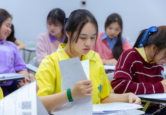 ภาพกิจกรรม  คณะวิทยาศาสตร์และเทคโนโลยี มหาวิทยาลัยราชภัฏกำแพงเพชร จัดกิจกรรมค่ายวิทยาศาสตร์สร้างสรรค์ ปั้นฝันเยาวชน ปีการศึกษา 2568