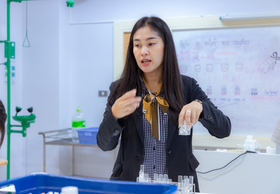 ภาพกิจกรรม  คณะวิทยาศาสตร์และเทคโนโลยี มหาวิทยาลัยราชภัฏกำแพงเพชร จัดกิจกรรมค่ายวิทยาศาสตร์สร้างสรรค์ ปั้นฝันเยาวชน ปีการศึกษา 2568