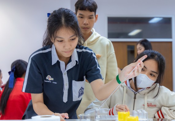 ภาพกิจกรรม  คณะวิทยาศาสตร์และเทคโนโลยี มหาวิทยาลัยราชภัฏกำแพงเพชร จัดกิจกรรมค่ายวิทยาศาสตร์สร้างสรรค์ ปั้นฝันเยาวชน ปีการศึกษา 2568