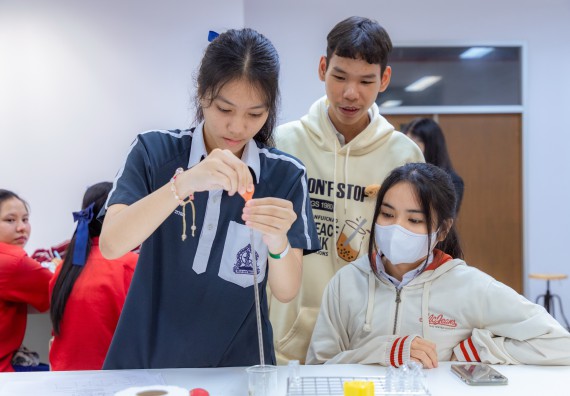 ภาพกิจกรรม  คณะวิทยาศาสตร์และเทคโนโลยี มหาวิทยาลัยราชภัฏกำแพงเพชร จัดกิจกรรมค่ายวิทยาศาสตร์สร้างสรรค์ ปั้นฝันเยาวชน ปีการศึกษา 2568