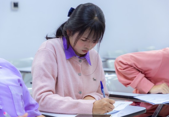 ภาพกิจกรรม  คณะวิทยาศาสตร์และเทคโนโลยี มหาวิทยาลัยราชภัฏกำแพงเพชร จัดกิจกรรมค่ายวิทยาศาสตร์สร้างสรรค์ ปั้นฝันเยาวชน ปีการศึกษา 2568