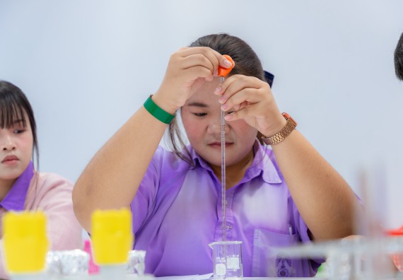 ภาพกิจกรรม  คณะวิทยาศาสตร์และเทคโนโลยี มหาวิทยาลัยราชภัฏกำแพงเพชร จัดกิจกรรมค่ายวิทยาศาสตร์สร้างสรรค์ ปั้นฝันเยาวชน ปีการศึกษา 2568