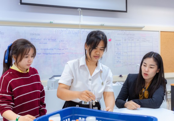 ภาพกิจกรรม  คณะวิทยาศาสตร์และเทคโนโลยี มหาวิทยาลัยราชภัฏกำแพงเพชร จัดกิจกรรมค่ายวิทยาศาสตร์สร้างสรรค์ ปั้นฝันเยาวชน ปีการศึกษา 2568