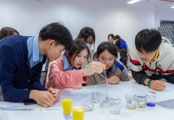 ภาพกิจกรรม  คณะวิทยาศาสตร์และเทคโนโลยี มหาวิทยาลัยราชภัฏกำแพงเพชร จัดกิจกรรมค่ายวิทยาศาสตร์สร้างสรรค์ ปั้นฝันเยาวชน ปีการศึกษา 2568