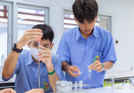 ภาพกิจกรรม  คณะวิทยาศาสตร์และเทคโนโลยี มหาวิทยาลัยราชภัฏกำแพงเพชร จัดกิจกรรมค่ายวิทยาศาสตร์สร้างสรรค์ ปั้นฝันเยาวชน ปีการศึกษา 2568