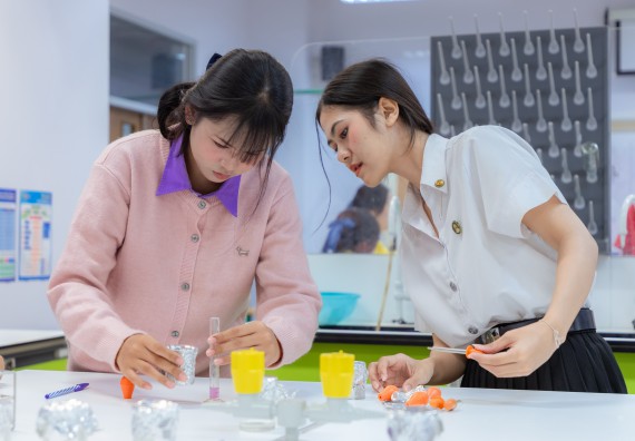 ภาพกิจกรรม  คณะวิทยาศาสตร์และเทคโนโลยี มหาวิทยาลัยราชภัฏกำแพงเพชร จัดกิจกรรมค่ายวิทยาศาสตร์สร้างสรรค์ ปั้นฝันเยาวชน ปีการศึกษา 2568