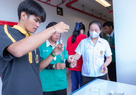 ภาพกิจกรรม  คณะวิทยาศาสตร์และเทคโนโลยี มหาวิทยาลัยราชภัฏกำแพงเพชร จัดกิจกรรมค่ายวิทยาศาสตร์สร้างสรรค์ ปั้นฝันเยาวชน ปีการศึกษา 2568